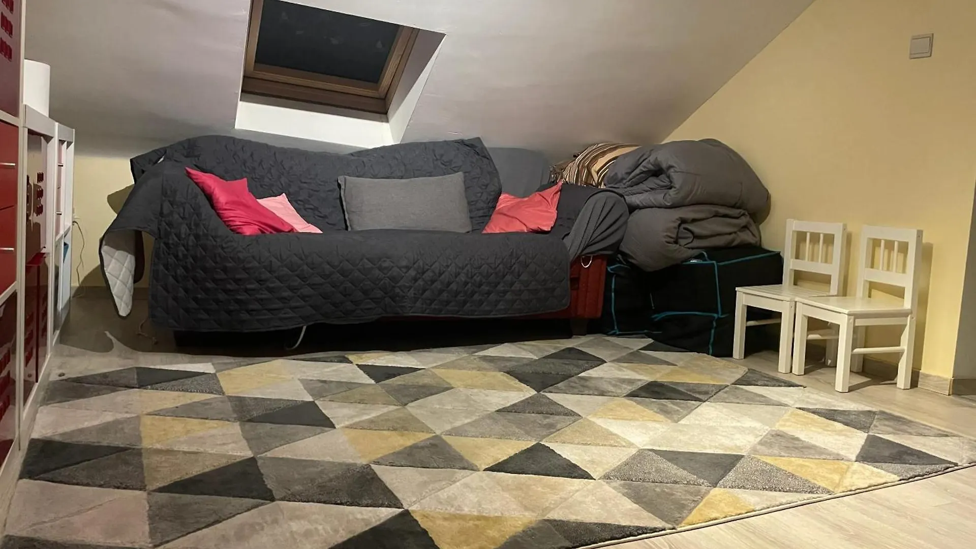 Apartmán Charming Flat In Charleroi 100 Sqm Private Parking